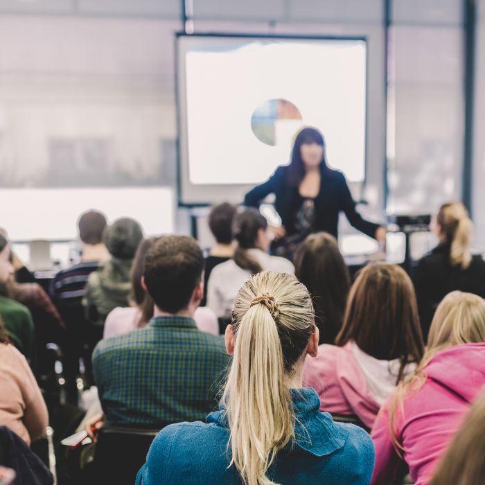 apprenticeship vs uni- apprenticeship training guide